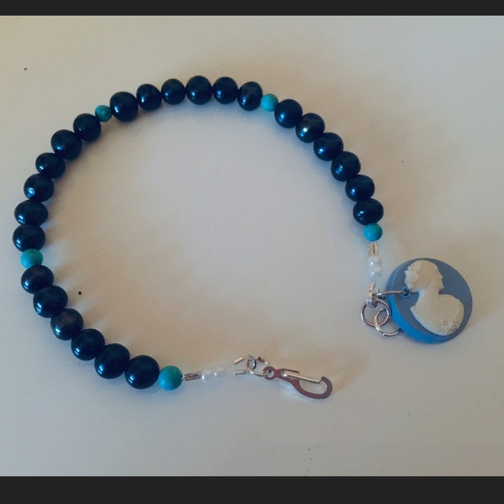Bead bracelet